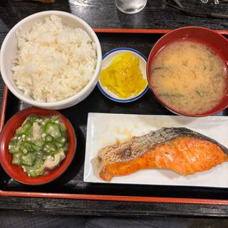 焼き鮭定食