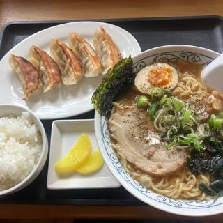 丸鷄中華そば餃子セット(麺屋もんじ)