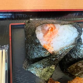 銀ジャケのおむすび