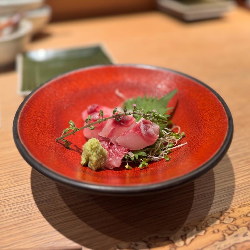 イサキの刺身(おぐ羅 丸の内TOKIA店)