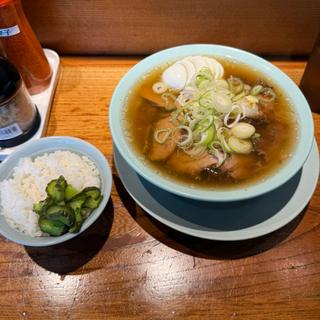 中華そば　茹で卵スライス(浅草 生田庵)