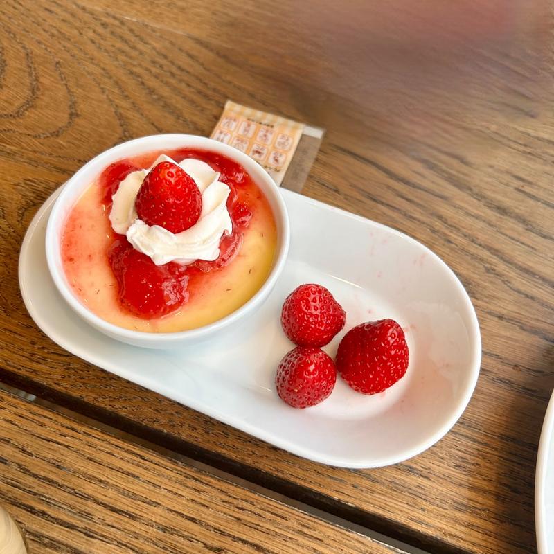 とろ～りストロベリープリン(IKEA Tokyo-Bay)
