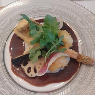 真鯛とエビの赤ワインソース