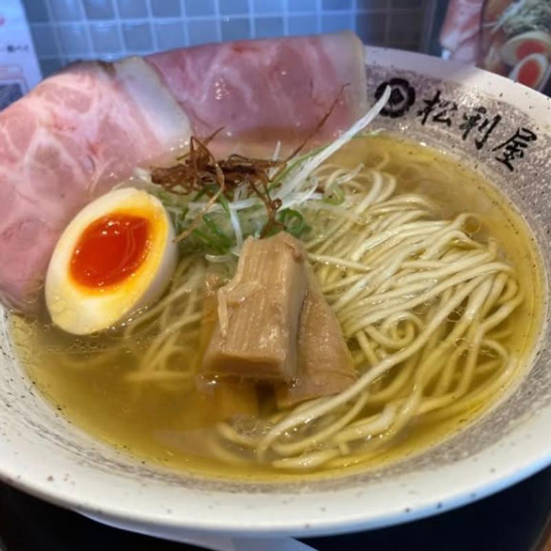 白しょうゆラーメン(自家製麺地鶏中華そば松利屋)