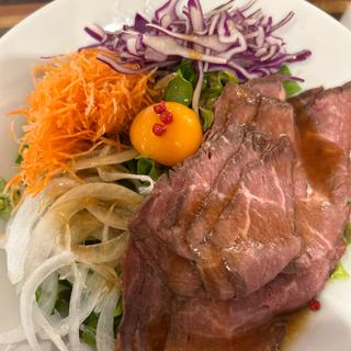 ローストビーフサラダボウル