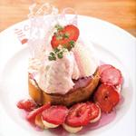 熊本産あまおうと桜花クリームのフレンチトースト
