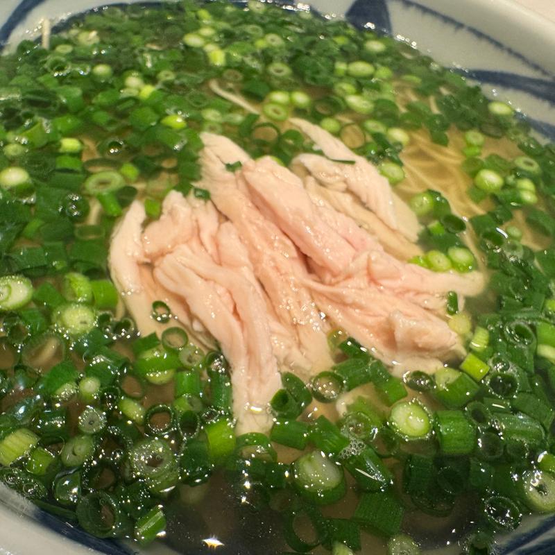 美桜鶏とたっぷり青葱の塩スープ麺(中華香彩JASMINE口福厨房)