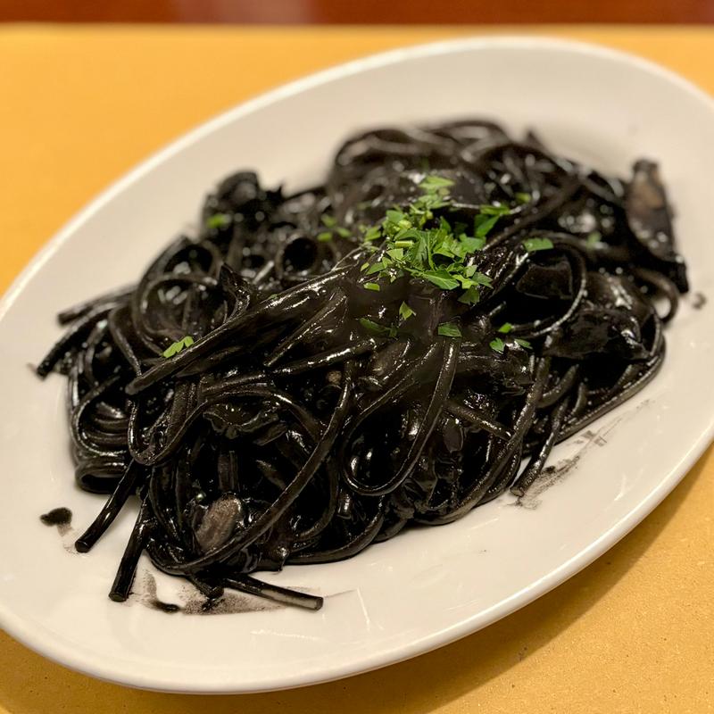 リングイネヴェネチア発祥イカスミのソース(オステリア ダ アダ)