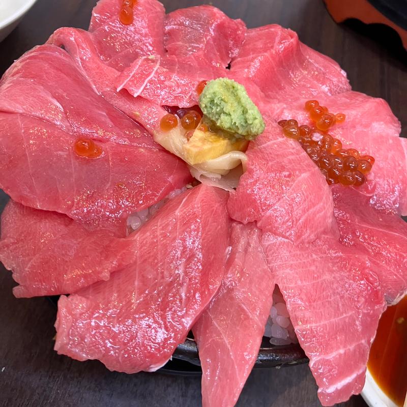 本まぐろ中とろ丼(まぐろ王国 大ちゃん)