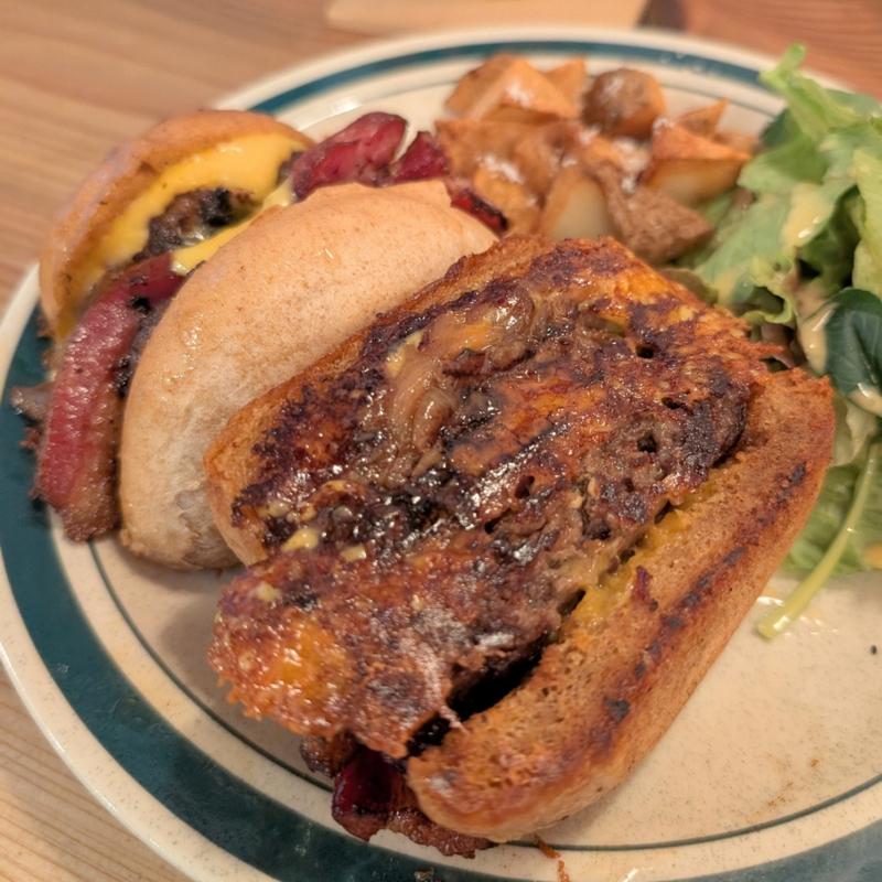 切ったやつダブルパティ(Brisk Stand)