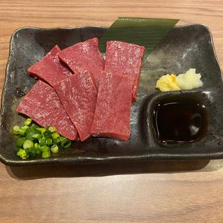 極上 牛心臓の刺身(肉屋のせがれ 焼にーくん)