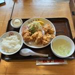 鶏の唐揚げ定食