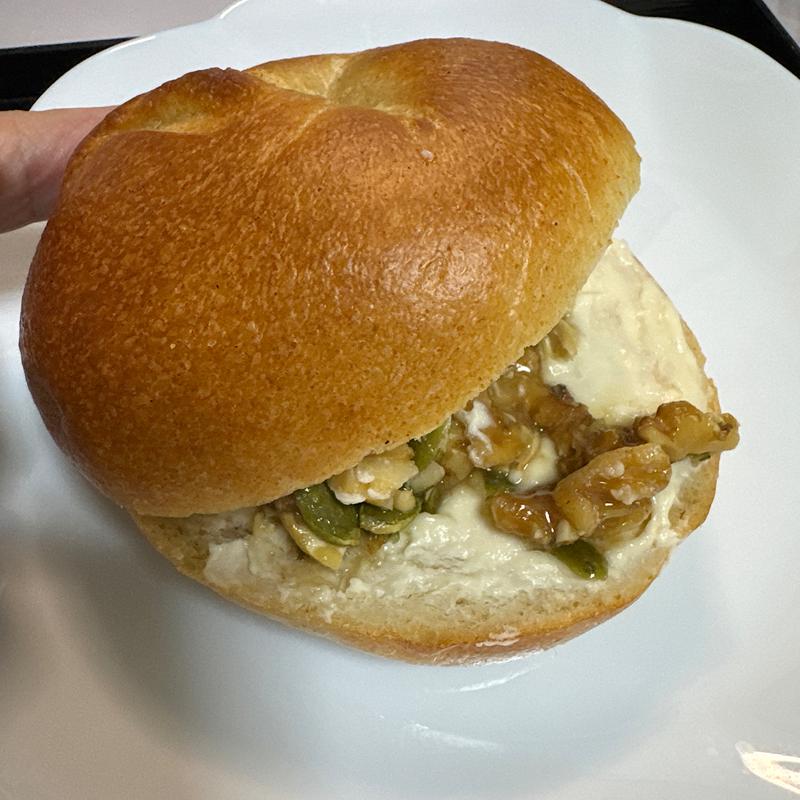 キャラメルナッツスプレッドサンド(bricolage bread & co. (ブリコラージュ ブレッド アンド カンパニー))