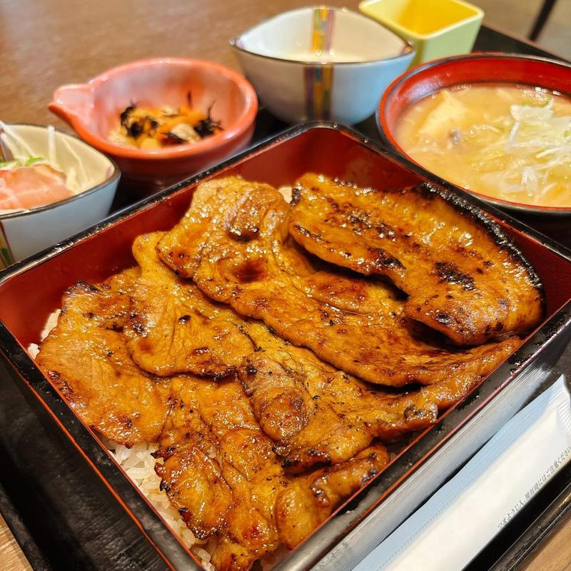 特上蒲焼き膳 (ヒラボク食堂 鶴岡まちキネ店)