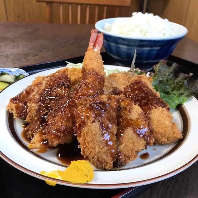 ミックスフライ定食(角新食堂)