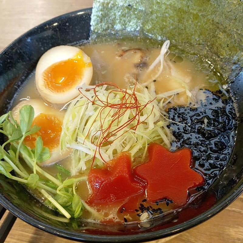 パイタンラーメン 醤油 中太麺 トマトジュレ(パイタンラーメン キャトル鷹匠)