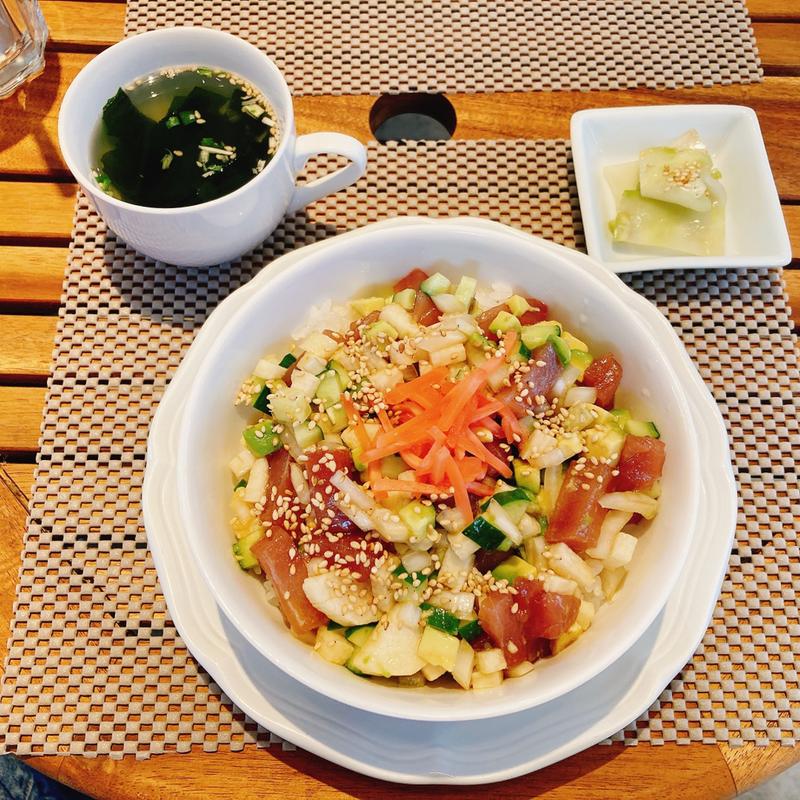 ポキ丼(カフェ・リュベロン （Cafe Luberon）)
