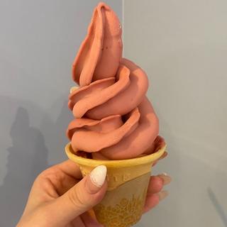 ソフトクリーム（いちご）