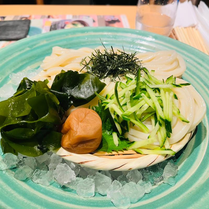 紀州 梅ざるのおうどん(麺匠の心つくし つるとんたん 羽田空港店)
