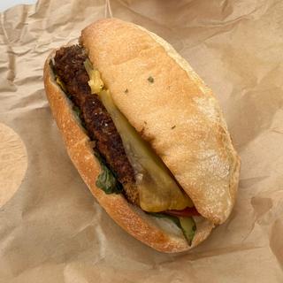 「大阪新名物？！これもスパイシーカツサンド