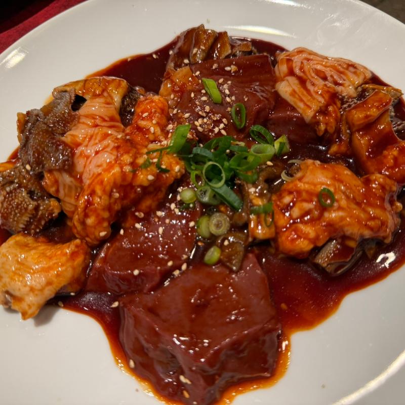 ホルモン盛り合わせ(宝園)