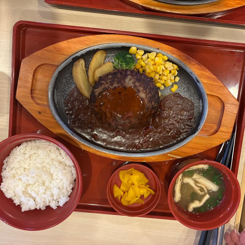 5種チーズのとろわ〜りチーズインハンバーグ(ジョイフル桶川店)