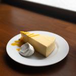 マンゴーのレアチーズケーキ