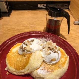 ローストナッツクリーム（蜂蜜入メイプルシロップ添え）