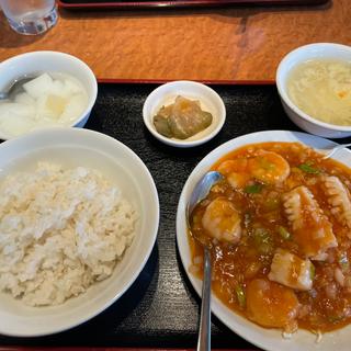 エビとイカのチリソース
