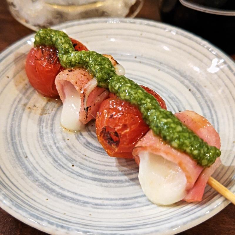 トマトとモッツァレラ巻き(炭火焼鳥と博多串 和田や)