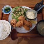 カキフライ＆鶏の唐揚げ定食(三月九日青春食堂 )