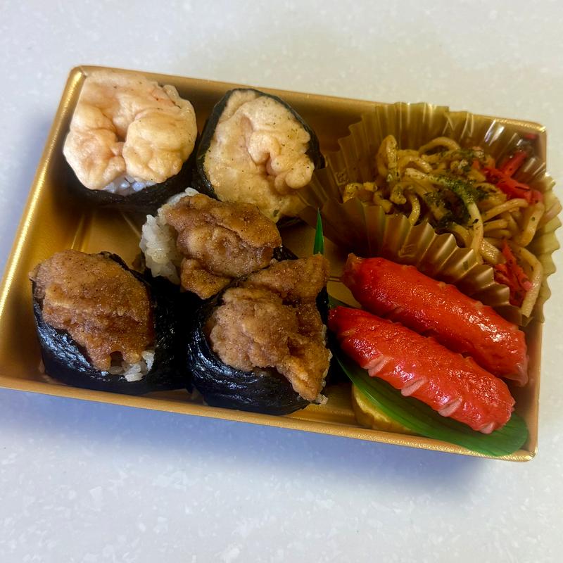 世界の山ちゃん監修おむすび弁当(日本エアポートデリカ)