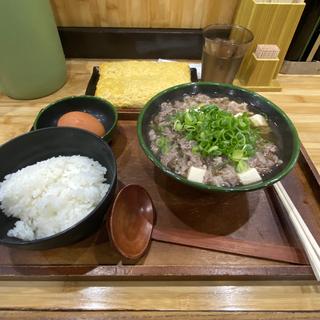 肉すいと卵かけめし