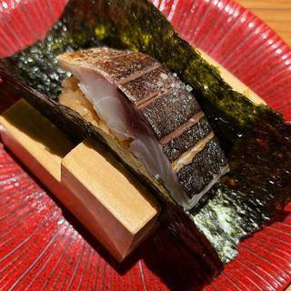 一口炙りの鯖海苔巻き
