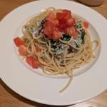 シラスとクレソンとフレッシュトマトのペペロンチーノ(BISTRO CENT GRAMMES（ビストロ・ソングラム）虎ノ門本店)