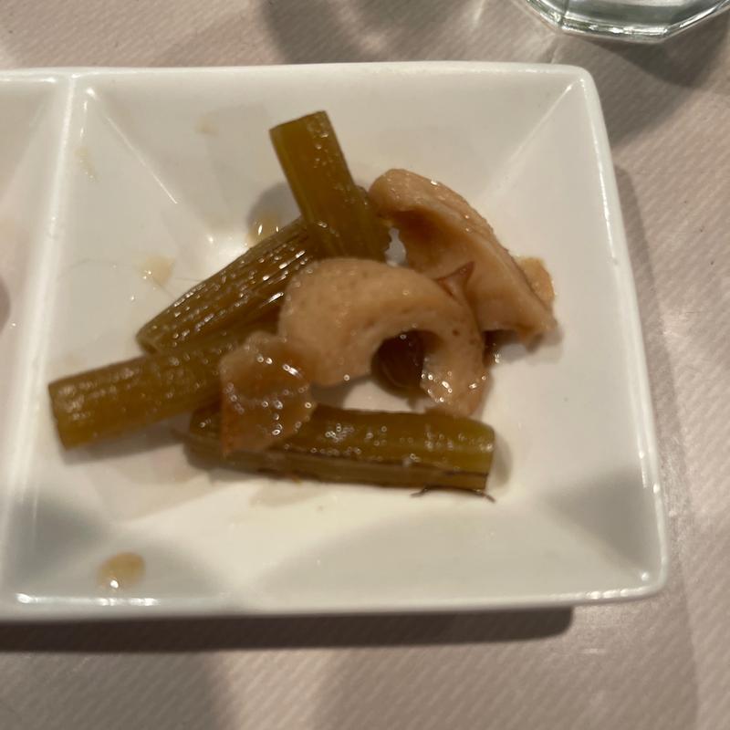 お通し　ふきとちくわ(石亭 )