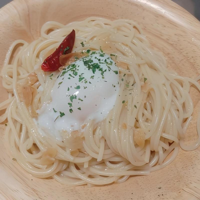 半熟卵のペペロンチーノ(サイゼリヤ 蒲田西口店)