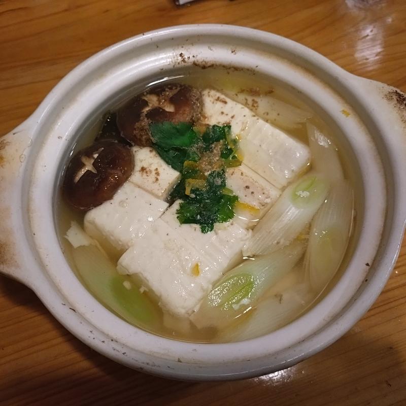 湯豆腐(炭火やきとり 恵 （メグミ）)