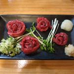 馬刺し(炭火やきとり 恵 （メグミ）)
