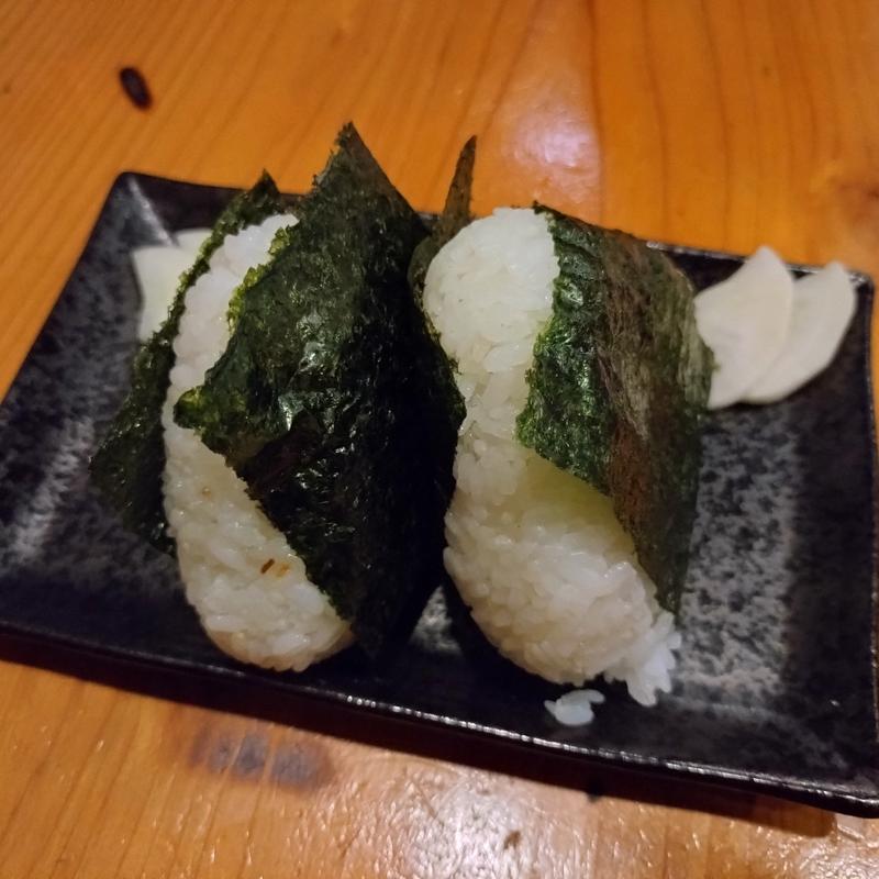 おにぎり(昆布＆鮭)(炭火やきとり 恵 （メグミ）)