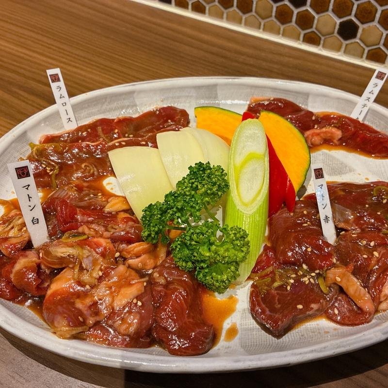 ジンギスカン4種盛り(羊肉焼肉平和園 羊匠亭)