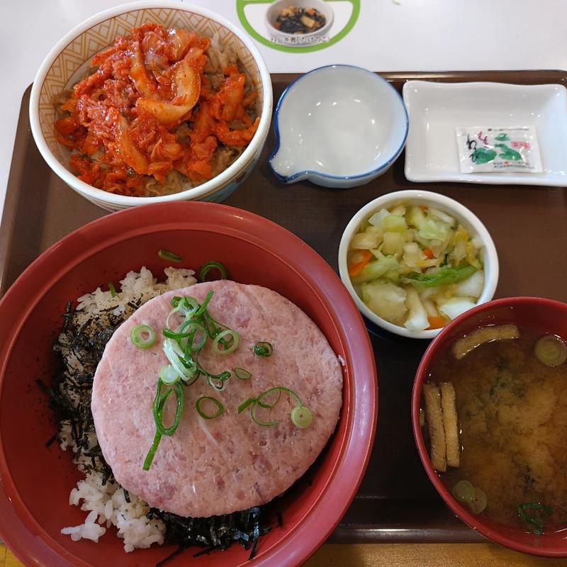 まぐろ丼＆キムチ牛丼(ミニ)(すき家 三島徳倉店 )