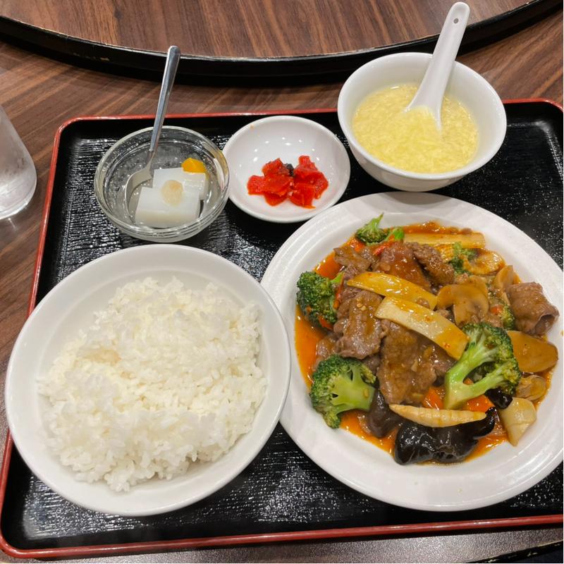 牛肉と野菜辛味炒め定食(絶品中華 100種類食べ飲み放題 華景園 かけいえん 川崎店 仲見世通り店前)