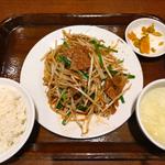 レバニラ定食