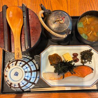昼焼鮭定食(おひつ膳 田んぼ 代々木本店)