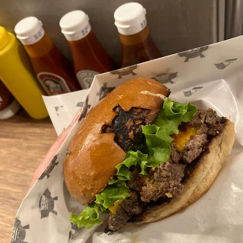 チーズバーガー(ショーグンバーガー 新宿総本店（SHOGUN BURGER Shinjyuku）)