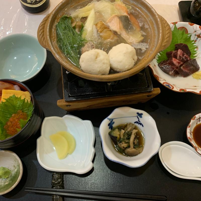 モヨロ鍋と海鮮丼セット(レストラン・オーロラ)