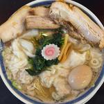 特製わんたん麺(赤坂中華わんたん亭 餃子ラーメン)