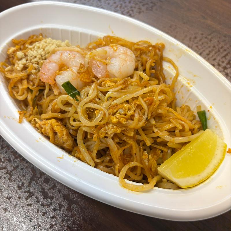 パッタイ(ティーヌンキッチン西新宿店)