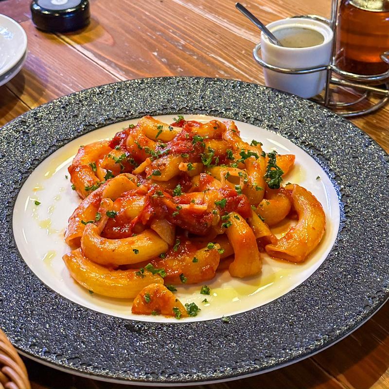 完熟トマトと島唐辛子のアラビアータ(Osteria al Ponte(オステリア アル ポンテ))